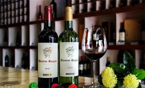 张裕红酒礼盒品质与情感的完美结合,送给ta的最佳选择 张裕红酒礼盒品质与情感的完美结合,送给ta的最佳选择